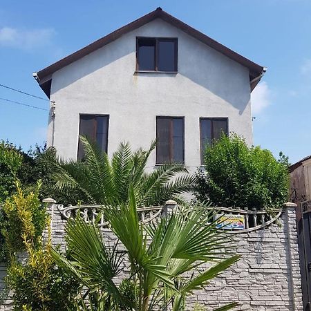 Гостевой Дом Поти Διαμέρισμα Εξωτερικό φωτογραφία